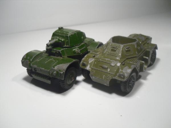 Vintage Dinky Toys UK 676 Daimler Armoured Car orders (Box ok)